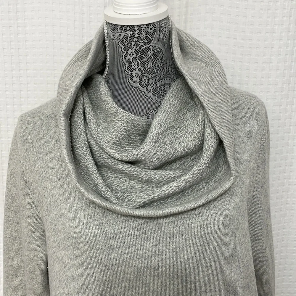 J. Crew Mercantile Women’s Size Large heather grey cowl neck‎ sweater. EUC